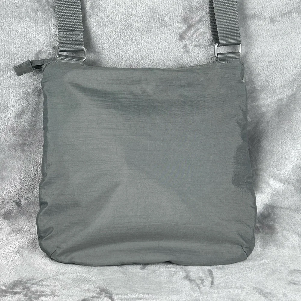 Baggallini Crossbody Bag Gray Nylon Travel Purse Zip Pockets Yellow Liner Casual